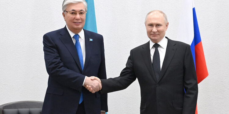 The President of Kazakhstan holds a meeting with Vladimir Putin