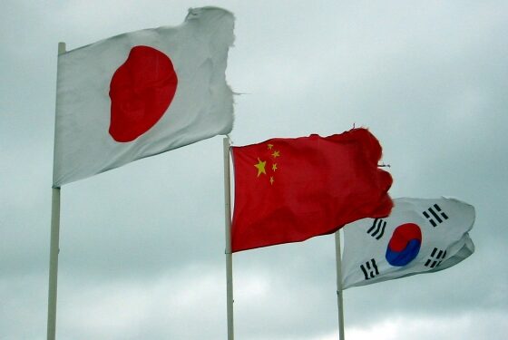 Chinese premier urges China, Japan, S. Korea to stick to original aspiration of cooperation