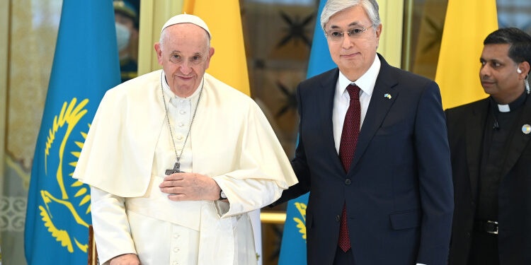 Токаев встретится с Папой Римским в Ватикане