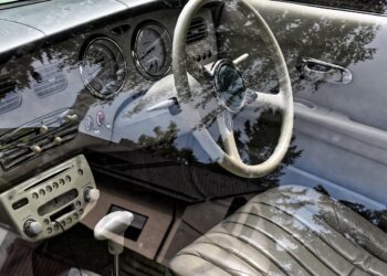 В Казахстане ввели запрет на ввоз авто с правым рулем в разобранном виде