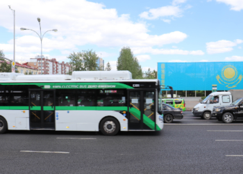 Посадка и высадка в автобусах Астаны теперь будет осуществляться через все двери