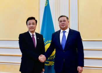 Министр иностранных дел Казахстана принял посла Китая