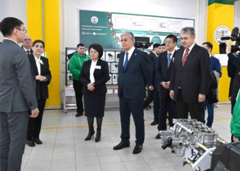 Токаев ознакомился с «Мастерской Лу Баня» в Усть-Каменогорске