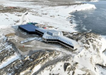 Китай содействует реализации научно-исследовательских проектов и сохранению экологии Антарктиды