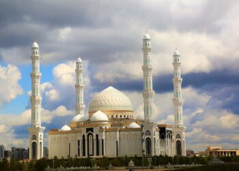 Казахстан возглавляет ТОП направлений для туристов из ОАЭ на Ураза-байрам в 2024