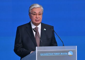 Президент поздравил казахстанцев с Днем благодарности