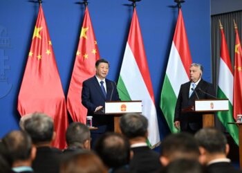 Китай и Венгрия повысили двусторонние отношения до уровня всепогодного всеобъемлющего стратегического партнерства в новую эпоху