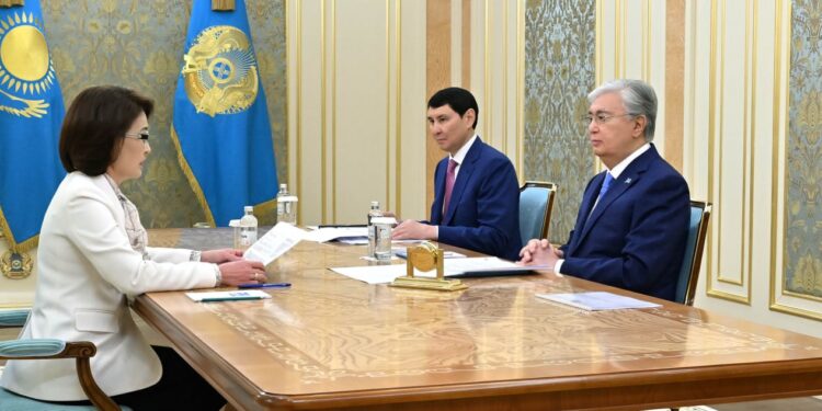 Токаев поручил перестроить систему здравоохранения