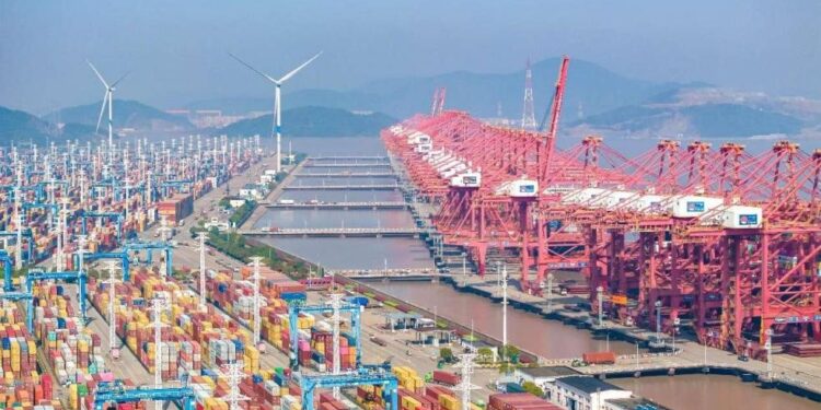 На Китай приходится более 30% объема мировой торговли, осуществляемой морским путем