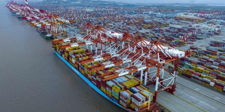 Китайская экономика: взгляд с трех сторон