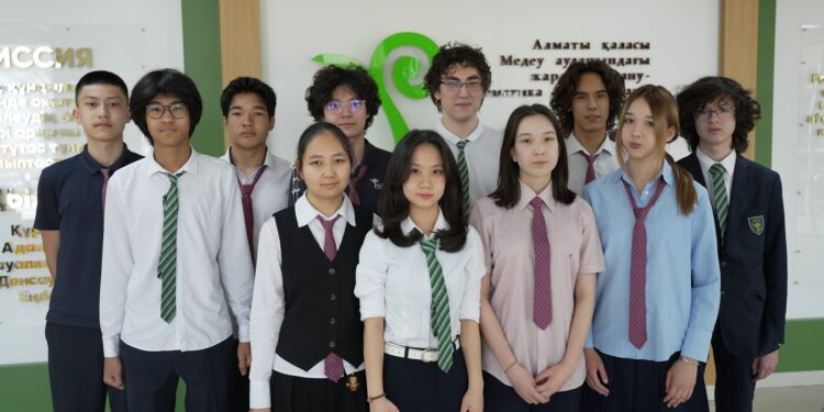 Проект учащихся NIS по извлечению энергии из ресурсов Юпитера признан лучшим на мировом конкурсе