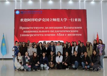 Казахстанские магистранты проходят научную стажировку в Циндао