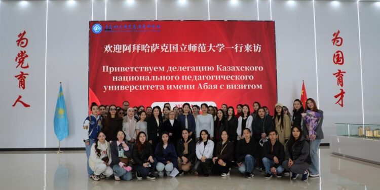 Казахстанские магистранты проходят научную стажировку в Циндао