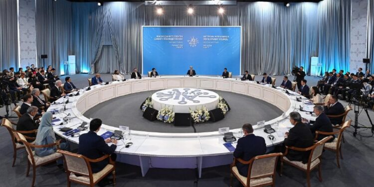 Токаев поручил правительству проработать параметры проекта «Долина ЦОД»