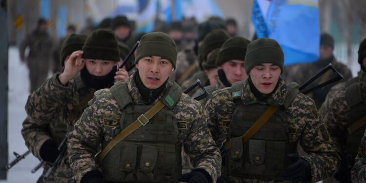 Елімізде әскери қызметшілердің жалақысы 30%-ке өседі