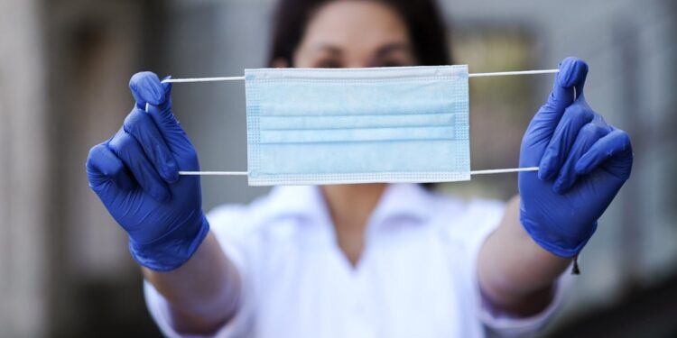 Коронавирус тарап жатыр: Маска режимі қайта енгізілді