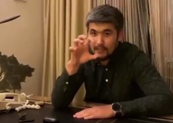 «Өз дінім үшін кез келгенін өлтірем»: Дикий Арман судьяға бейәдеп сөздер жаудырды