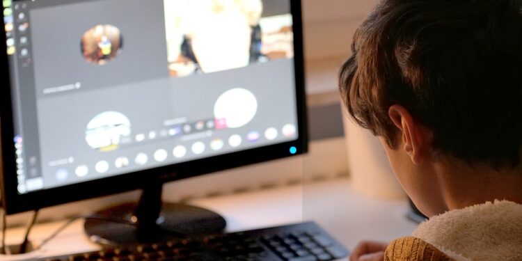 Су тасқыны: Мектептерде сабақ онлайн форматқа көшіріледі