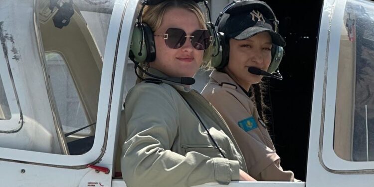 Азаматтық авиация академиясының тұңғыш әйел экипажы алғашқы рейсін жасады