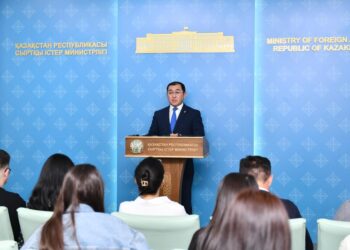 Қазақстан Тәжікстанға IT-мамандарды оқытуға 100 квота берді