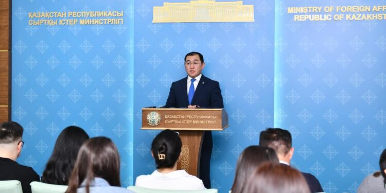 Қазақстан Тәжікстанға IT-мамандарды оқытуға 100 квота берді