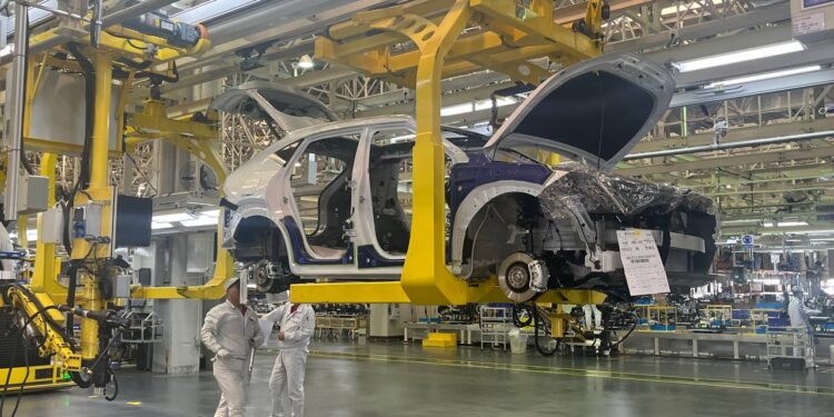 Тәулігіне 40 көлік шығаратын зауыт қалай жұмыс істейді