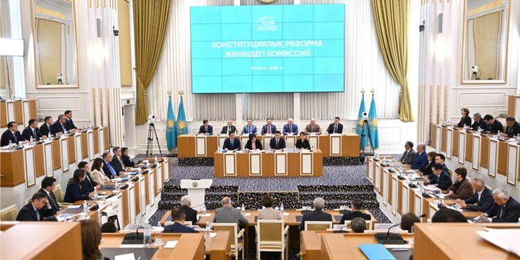 Бүгін Конституциялық реформалар жөніндегі комиссияның кезекті отырысы өтеді