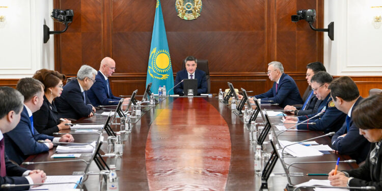 Бектенов жаңа Конституция жобасын халыққа жан-жақты түсіндіруді тапсырды