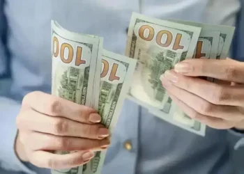 Елімізде доллар бағамы күннен күнге төмендеп келеді: 6 сәуірге арналған ресми курс