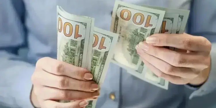 Елімізде доллар бағамы күннен күнге төмендеп келеді: 6 сәуірге арналған ресми курс