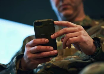 Әскердегі жаңа өзгеріс: сарбаздарға телефон қолдану мүмкіндігі кеңейді