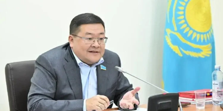 Этиканы бұзған депутаттар сөз сөйлеу құқығынан айырылуы мүмкін