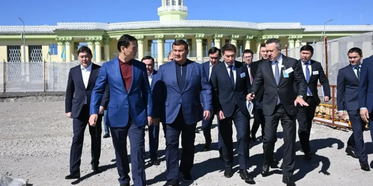 Нұрлыбек Нәлібаев Алматыдағы ірі жобаларды тексерді