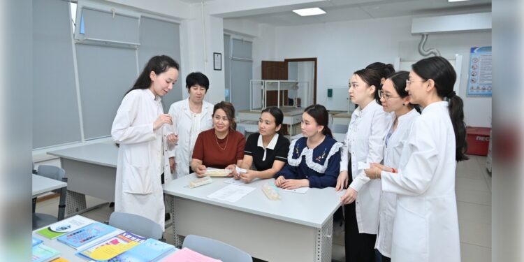 «Ғылымға қадам» жобасы өңір педагогтерінің ғылыми әлеуетін арттыруда