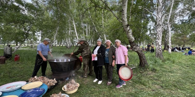 Қоғам ауылының тұрғындары тасаттық берді