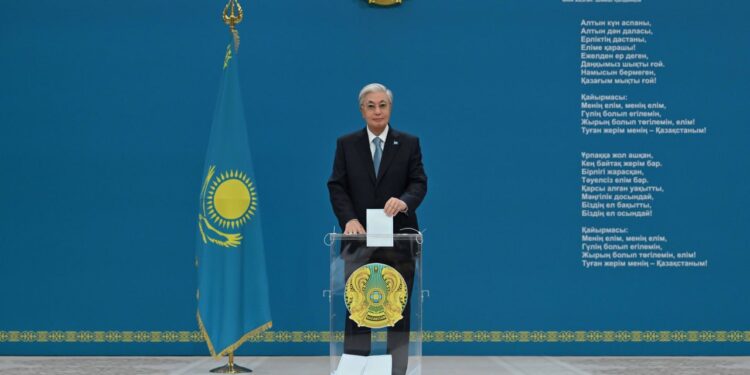 Құрылтай сайлауы: Президент дауыс берді